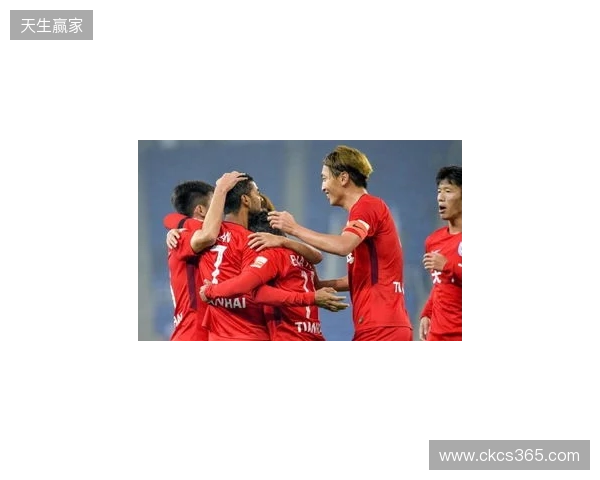 中超-深圳5-2十人三镇 韦斯利、本科维奇分别双响戴伟浚送助攻